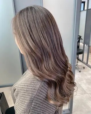 セミロング カラー 【透明感、艶髪】西村 有司のヘアスタイル