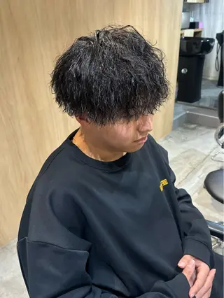 パーマ メンズ 艶カラー 🩵NATSUKIのヘアスタイル
