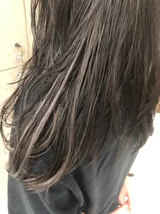 ロング カラー 古屋 花織のヘアスタイル