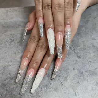 ロング REVE南口 🌺yuina🌺のネイルデザイン