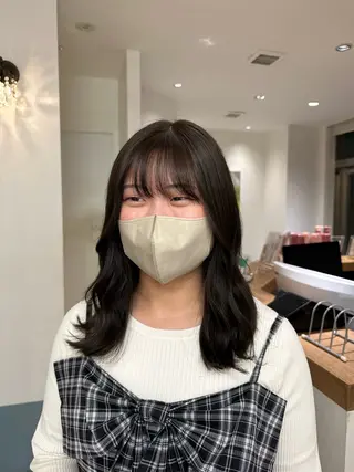 セミロング カラー 安丸 結夏のヘアスタイル