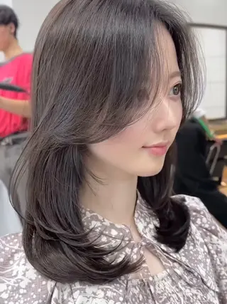 ロング カラー VIEW EHIME 齋藤  あつきのヘアスタイル