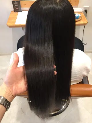 ロング ツヤ髪専門美容師 桑原 和誠のヘアスタイル
