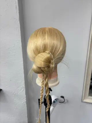 ロング ヘアアレンジ 楢本 莉子のヘアスタイル