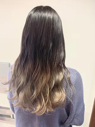 ロング カラー 蓮見  友里のヘアスタイル