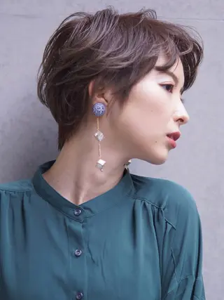 ショート hoNua. 栄/透明感カラーのヘアスタイル