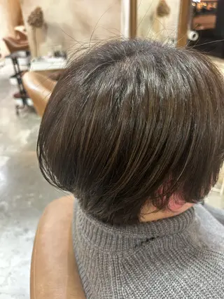 カラー 濵﨑 理奈のヘアスタイル