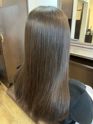 ロング 山口 詩織のヘアスタイル
