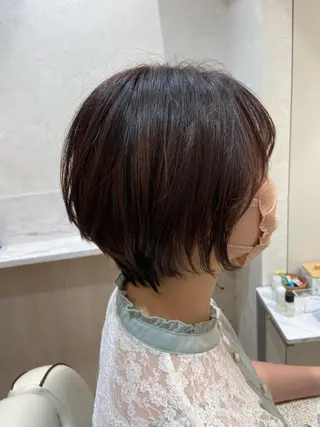 ショート チナツ ，のヘアスタイル