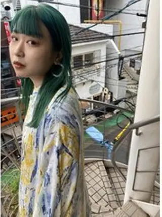 ロング カラー qiie ワンカラー 黒染め　白髪染めのヘアスタイル
