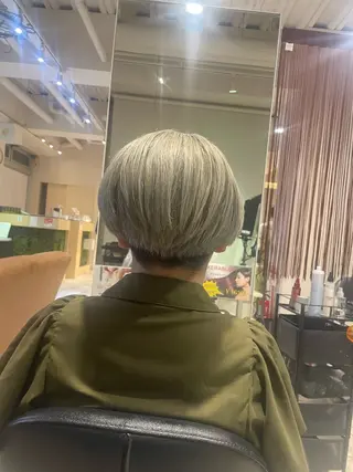 ショート 斧 海音のヘアスタイル
