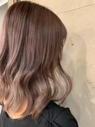 ミディアム カラー 齋藤 みさきのヘアスタイル