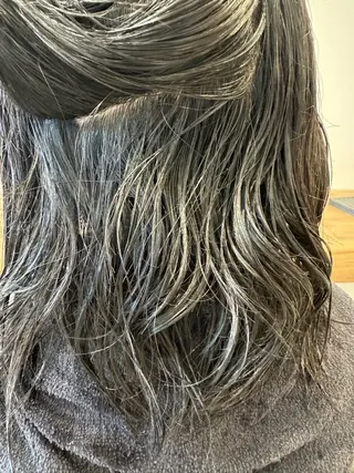 セミロング 鈴木 陽菜のヘアスタイル