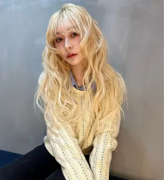 ロング カラー ハイトーン特化🤍 Ayakaのヘアスタイル