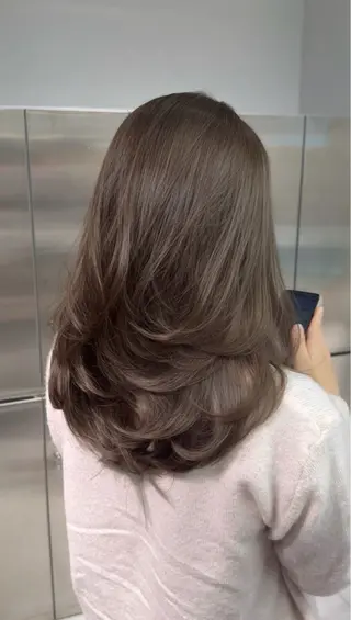 カラー ゆうま/ 抜け感艶カラーのヘアスタイル