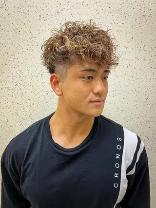 ショート カラー パーマ メンズ 津田 祐岐のヘアスタイル