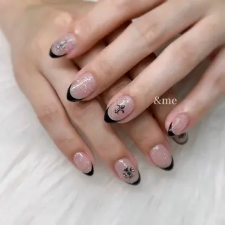 ミディアム nail salon & me🫧のネイルデザイン