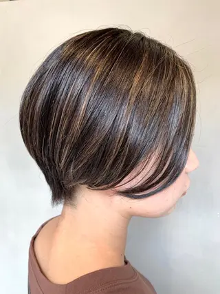ショート カラー ハイライトが 得意なニキです😊のヘアスタイル