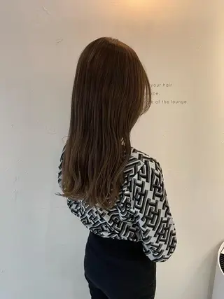 セミロング カラー Avery SHINのヘアスタイル