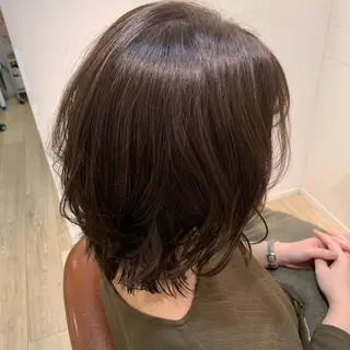 ミディアム 井上 涼花のヘアスタイル