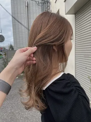 ロング 三國 栞音のヘアスタイル
