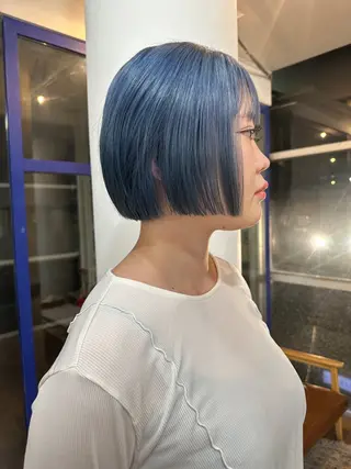 ショート カラー 磯　亜由香🌼 ブリーチ/ボブカットのヘアスタイル