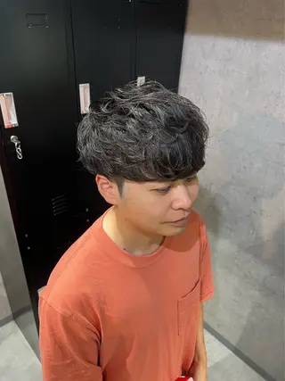 ショート パーマ メンズ 高橋 周のヘアスタイル