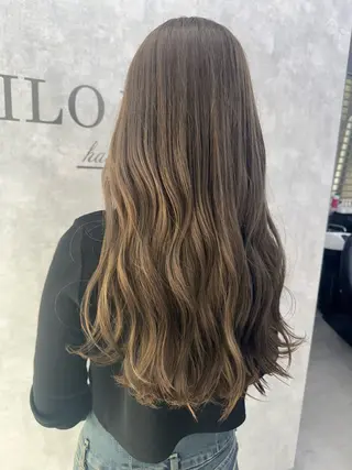 ロング RILOHANA 宮平のヘアスタイル