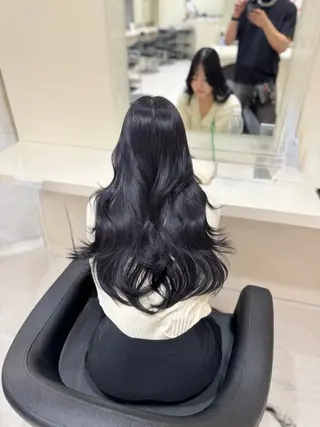 ロング カラー 透明感× ブルーブラック/池袋のヘアスタイル