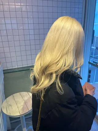 ロング カラー エクステ ハイトーン 💭黒崎ハルカのヘアスタイル
