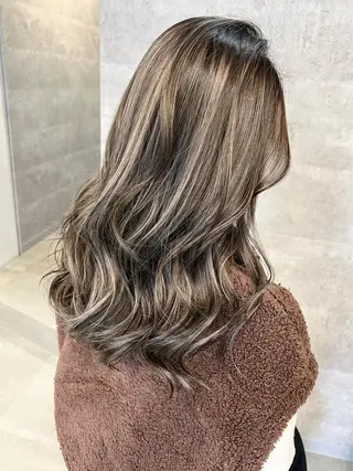 セミロング KYOKO 【Bear】のヘアスタイル