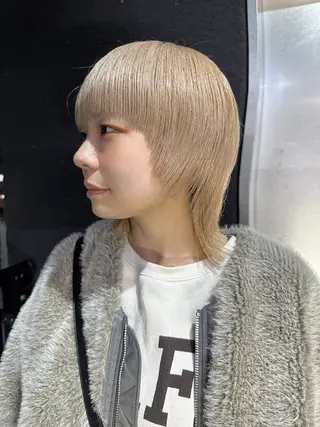 ショート カラー 守屋 瞳子のヘアスタイル