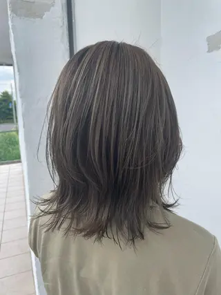 ミディアム カラー 山田 梓のヘアスタイル