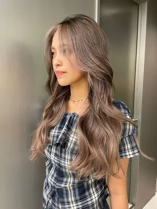 ロング 🫧バレイヤージュ/ ハイトーン/ミズキのヘアスタイル