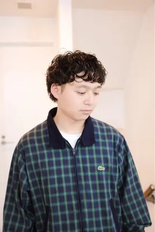 ショート パーマ メンズ 🦠デザインカラー/ 魚瀬あおい🦠のヘアスタイル