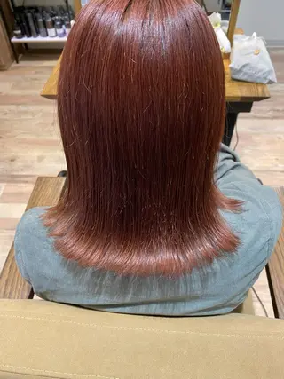 カラー 鶴谷 麻衣のヘアスタイル
