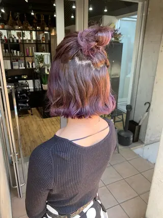 ショート カラー ヘアアレンジ ミルクティーベージュ ブリーチ 店長 清水のヘアスタイル