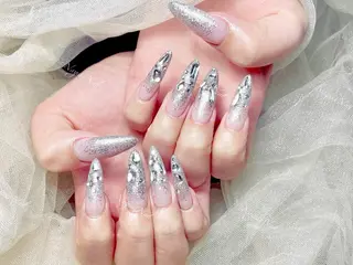 ネイル 🦋 Queenieのネイルデザイン