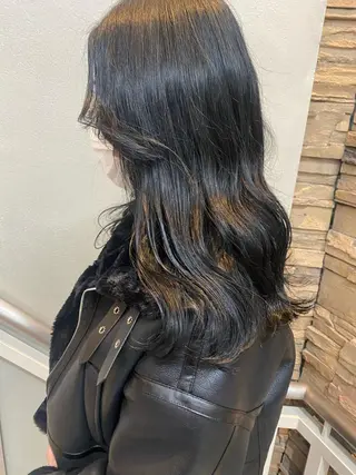 セミロング 艶カラー　宮﨑 蒼のヘアスタイル