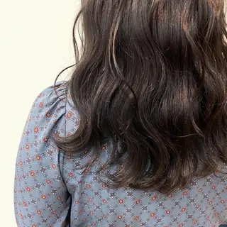 ロング カラー 柴田 秋樺のヘアスタイル
