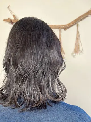 ミディアム 古川 安紀のヘアスタイル