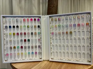 ネイル ECRLN Atsumiのネイルデザイン