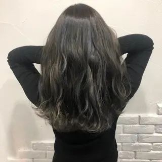 ロング カラー パーマ ヘアアレンジ メンズ キッズ ネイル マツエク・マツパ 💟Chloe原宿店 🩶ハイトーンのヘアスタイル
