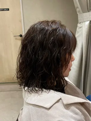ミディアム パーマ 小川 泉美のヘアスタイル
