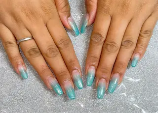 ネイル VIERU 🌈🎀💖のネイルデザイン