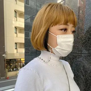 ショート オリーブ/アッシュ やわらか透明感カラーのヘアスタイル