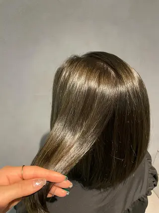 ショート 🩶EM ILY🩶のヘアスタイル