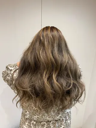 セミロング カラー 髪質改善推し 巽のヘアスタイル