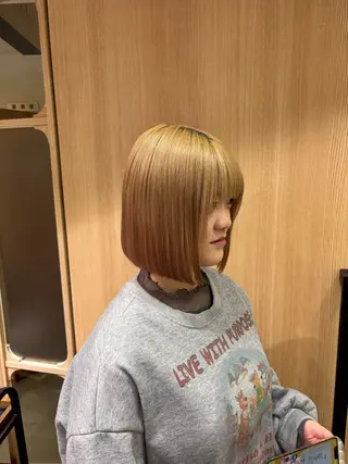 ミディアム エルロン 栢原のヘアスタイル