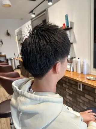 メンズ オノ アイラのヘアスタイル